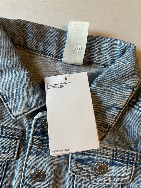 H & M Classic Lt Blue Denim Silver Snap Close Fold Collar Trucker Jean Jacket - Picture 10 of 13